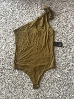 BNWT Women’s EXPRESS One-Shoulder One-Piece Size Small